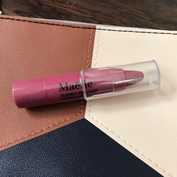 Makeup Bundle - Picture 6 of 9